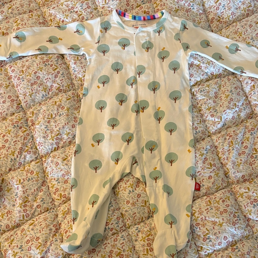 Magnetic Me 0-3 mo 8-12 lbs